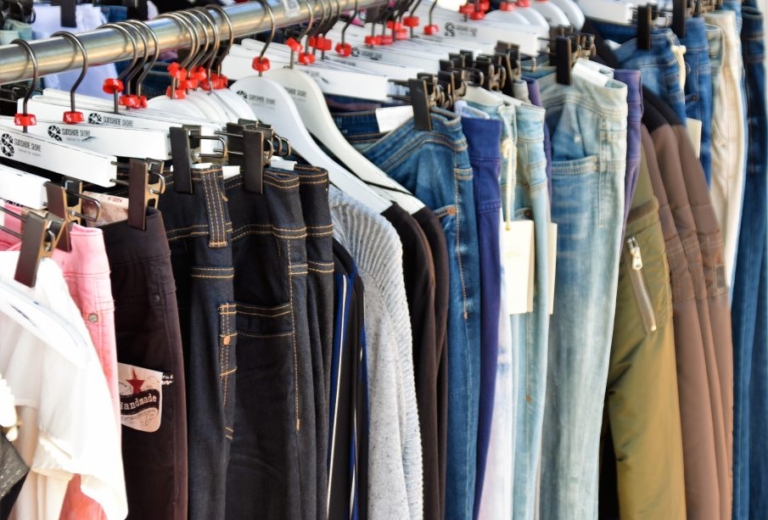 Shein gegen Temu: Eine Fast Fashion Social Listening Analyse