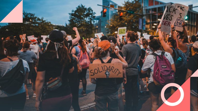 Communication de crise : Guide complet, stratégie & exemples