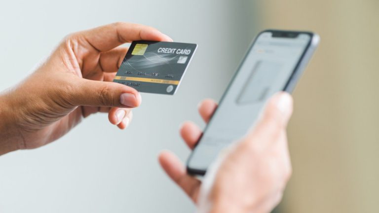 How a 20-Million-User Fintech Transformed Its Owned Media Strategy with Real-Time Social Listening